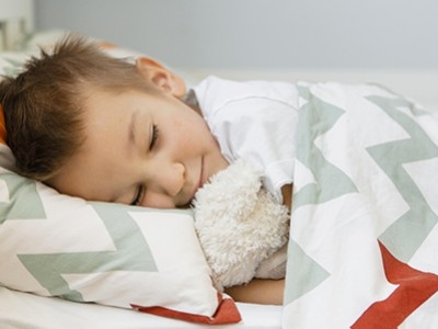 How to wake up your child gently?
