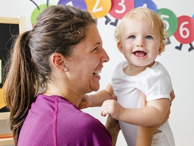 Les astuces pour aider bébé à prononcer ses premiers mots !